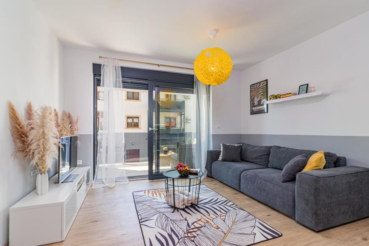 Apartment M****, New City Apartment + Parking PUY Eksteriør bilde