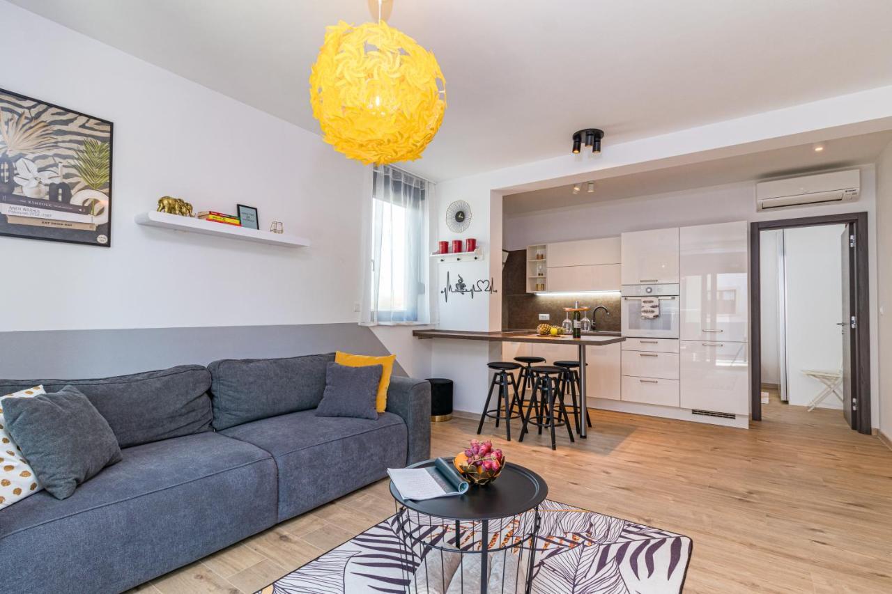 Apartment M****, New City Apartment + Parking PUY Eksteriør bilde