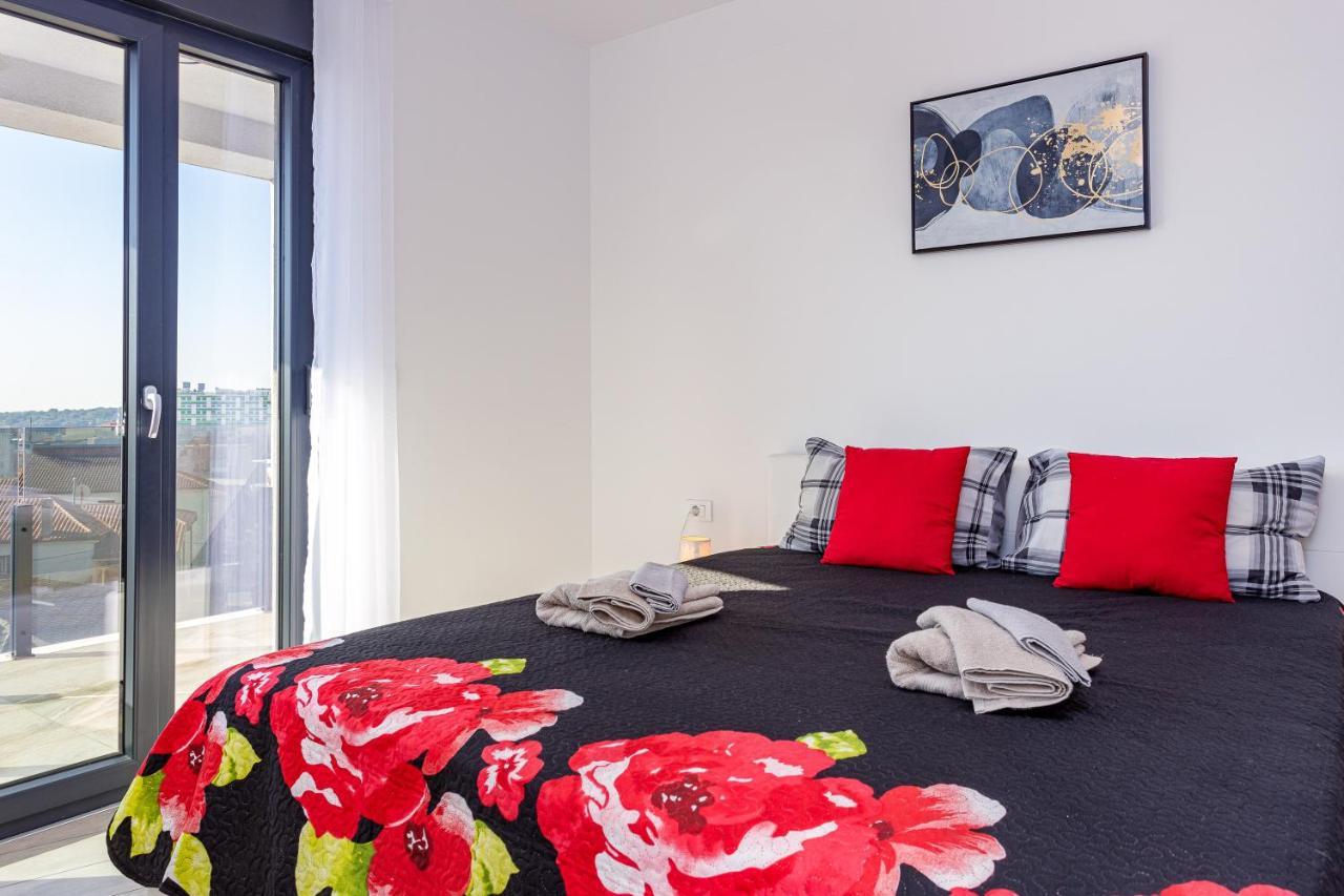 Apartment M****, New City Apartment + Parking PUY Eksteriør bilde